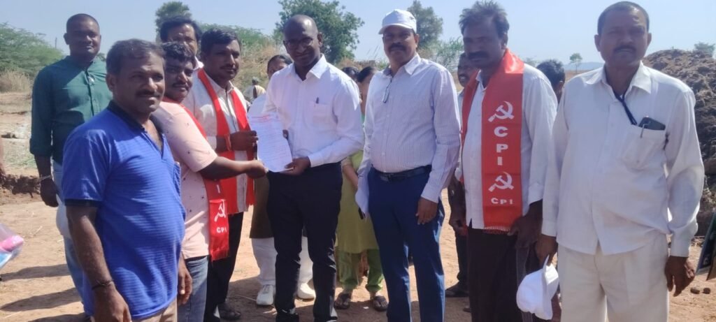 మహాత్మా గాంధీ జాతీయ గ్రామీణ ఉపాధి హామీ చట్టం యధావిధిగా కొనసాగించాలి