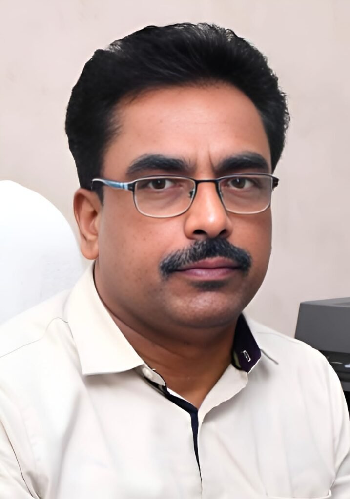 మున్సిపల్ కమిషనర్ పి.విశ్వనాథ్ బదిలీ