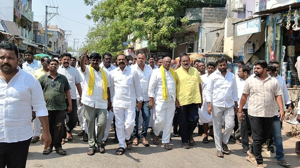 వెల్దుర్తిలో ఘనంగా సీఎం చంద్రబాబు జన్మదిన వేడుకలు