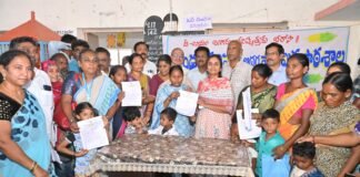 పిల్లలందరినీ ప్రభుత్వ పాఠశాలల్లో చేర్పించండి