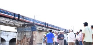 ఆటంకాలు లేకుండా డబుల్ రైల్వే లైన్ పనులు