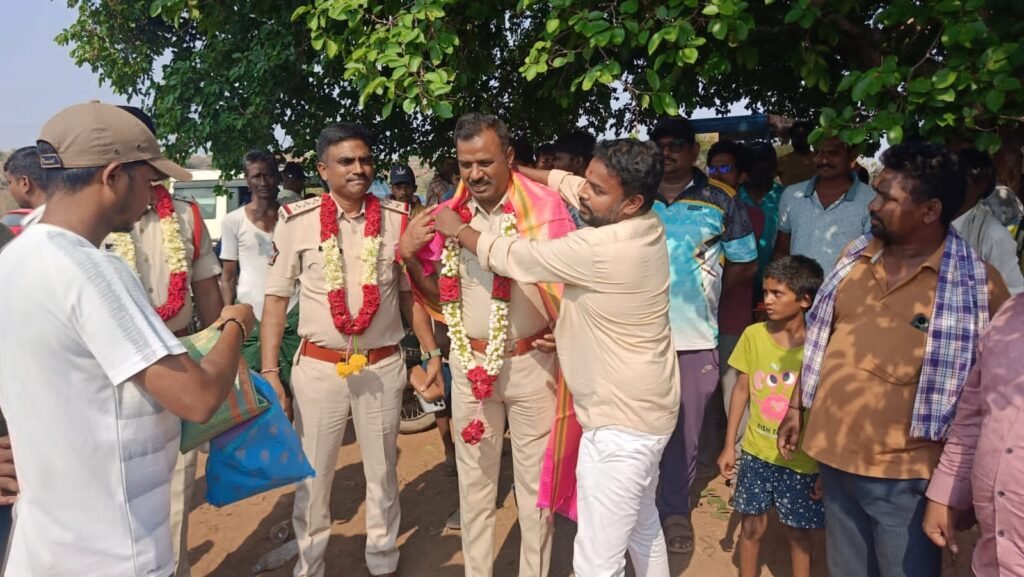 క్రీడాకారులు స్ఫూర్తితో ఆటలు ఆడాలి : అడిషనల్ ఎస్పీ మహేష్