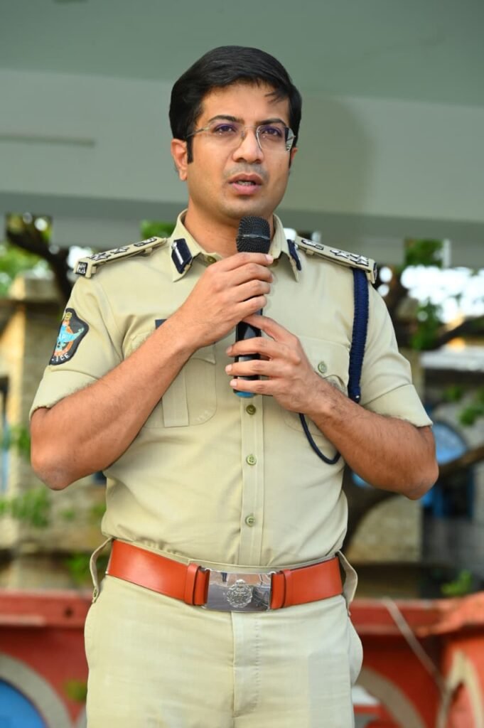 ఉచిత సిమ్ కార్డుల పేరుతో మోసాలకు గురి కావద్దు…