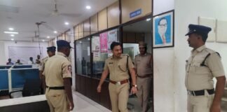 పాణ్యం పోలీస్ స్టేషన్ను ఆకస్మికంగా తనిఖీ చేసిన జిల్లా ఎస్పీ సునీల్ షొరాణ్