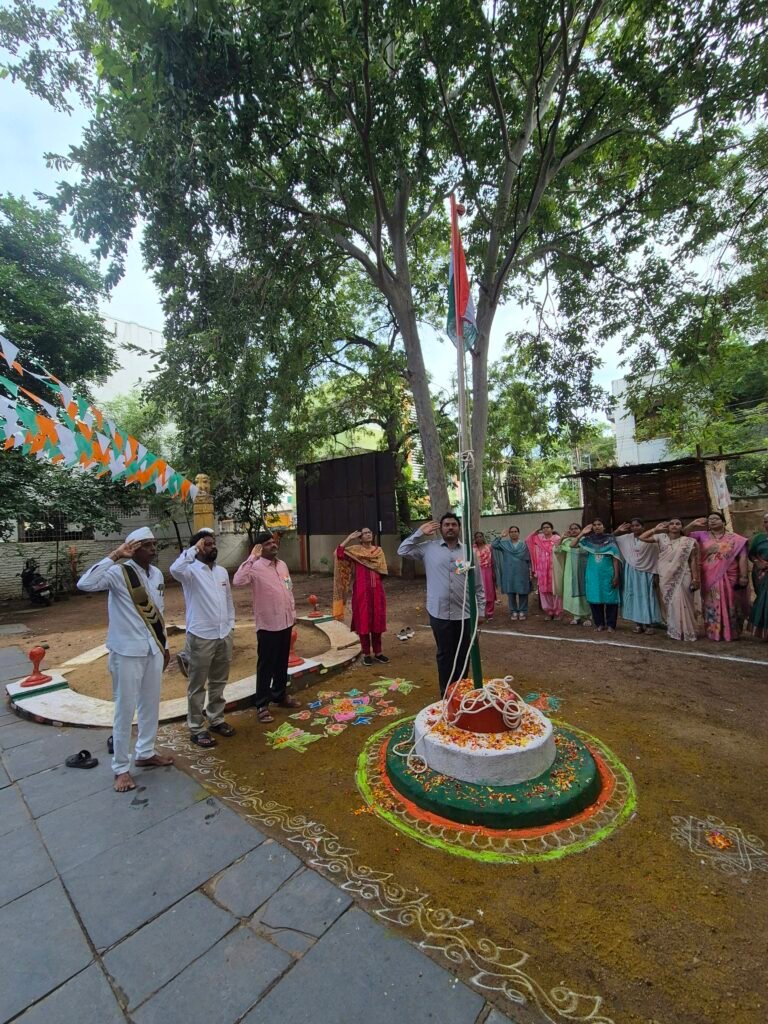 కల్లూరు ఎమ్మార్వో కార్యాలయంలో ఘనంగా స్వాతంత్ర్య దినోత్సవ వేడుకలు