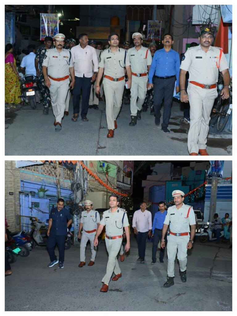 శోభాయాత్ర మార్గాల్లో ఎస్పీ పాదయాత్ర