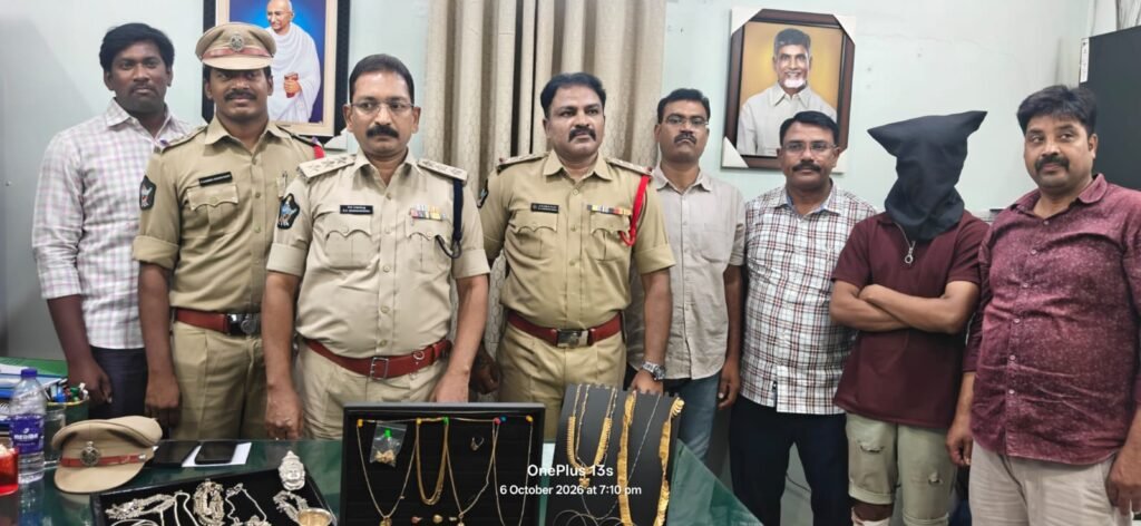 తాళం వేసిన ఇళ్లే టార్గెట్.. కర్నూలులో దొంగల ఆటకు చెక్!