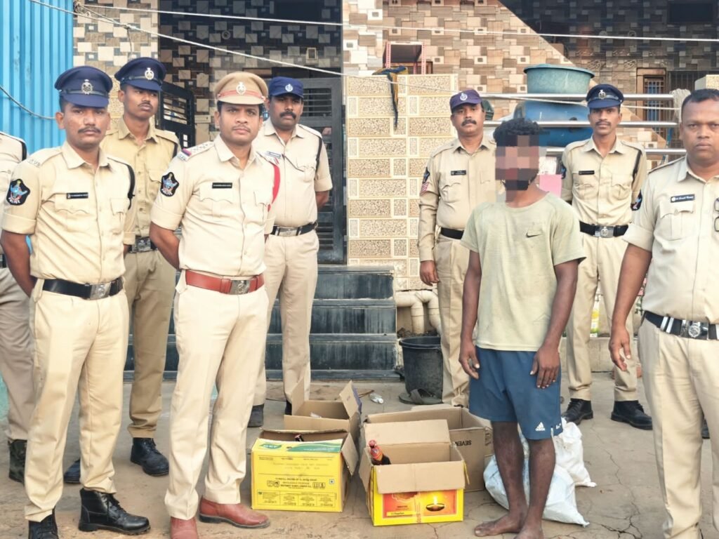 లక్ష్మీపురంలో పోలీసుల కార్డన్ సెర్చ్‌..