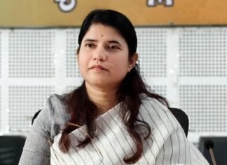 కలెక్టర్ ఫొటోతో డబ్బులు డిమాండ్ చేస్తే వెంటనే ఫిర్యాదు చేయాలి